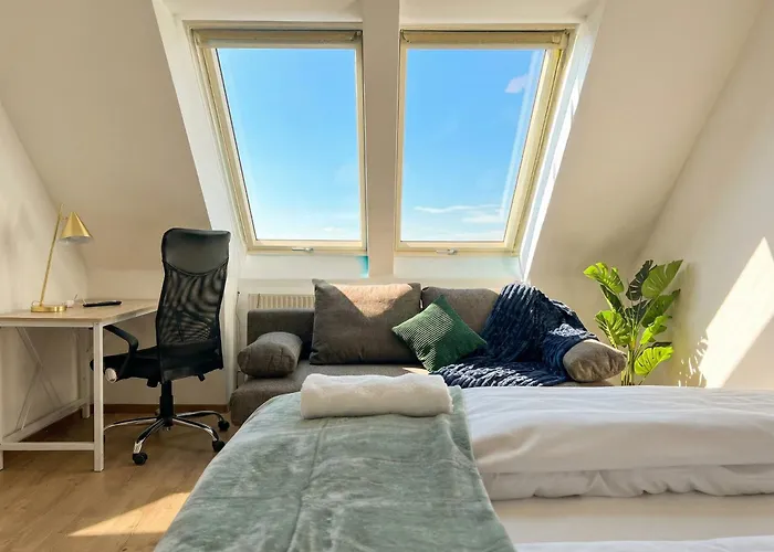 Modern 3-bedroom With Balcony Near Belvedere Palace * וינה