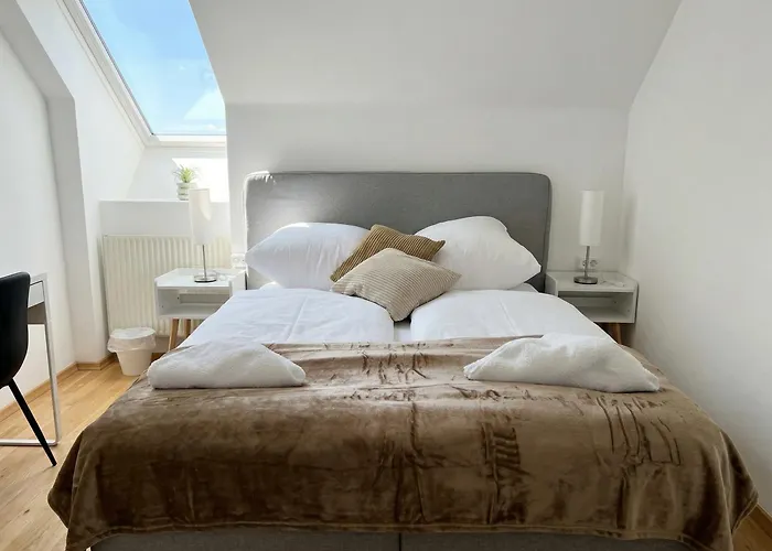 דירה Modern 3-bedroom With Balcony Near Belvedere Palace *