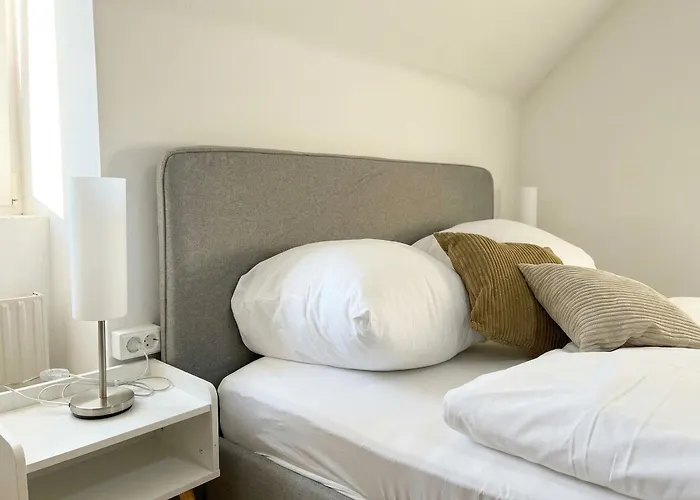 Modern 3-bedroom With Balcony Near Belvedere Palace דירה *