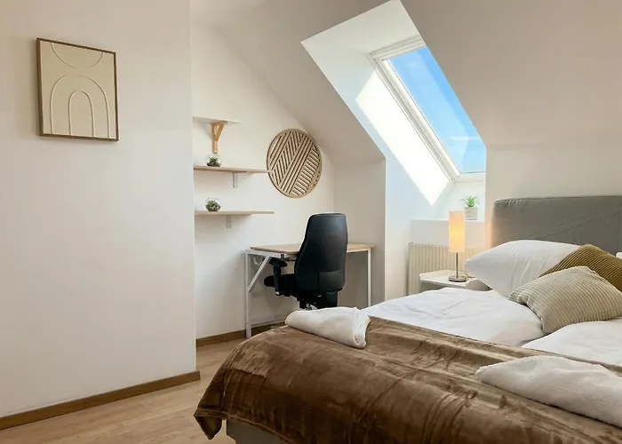 Modern 3-bedroom With Balcony Near Belvedere Palace