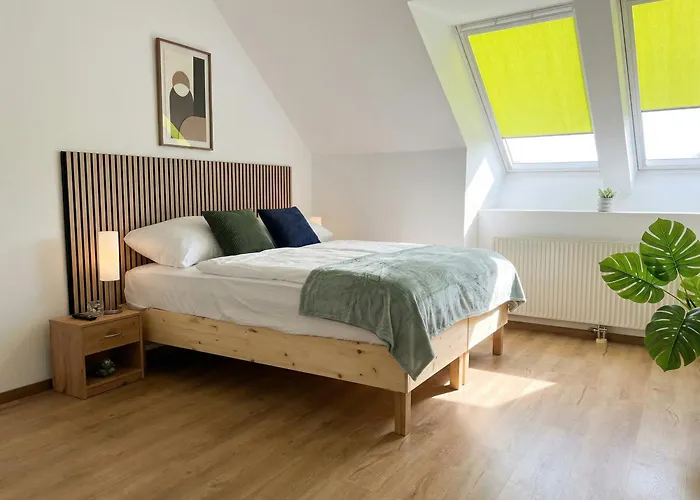 Modern 3-bedroom With Balcony Near Belvedere Palace *
