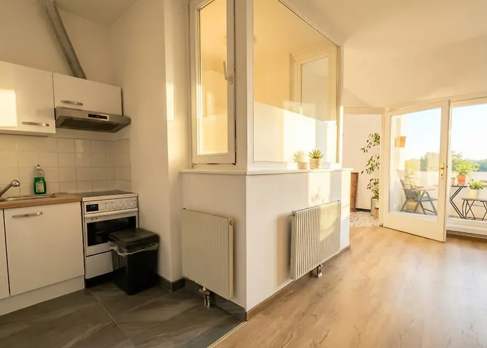 Modern 3-bedroom With Balcony Near Belvedere Palace וינה