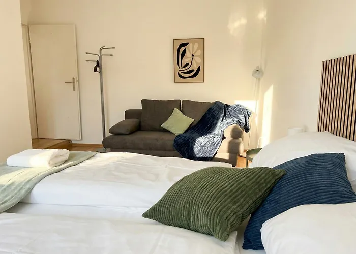 Modern 3-bedroom With Balcony Near Belvedere Palace