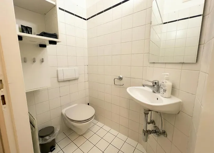 Modern 3-bedroom With Balcony Near Belvedere Palace דירה