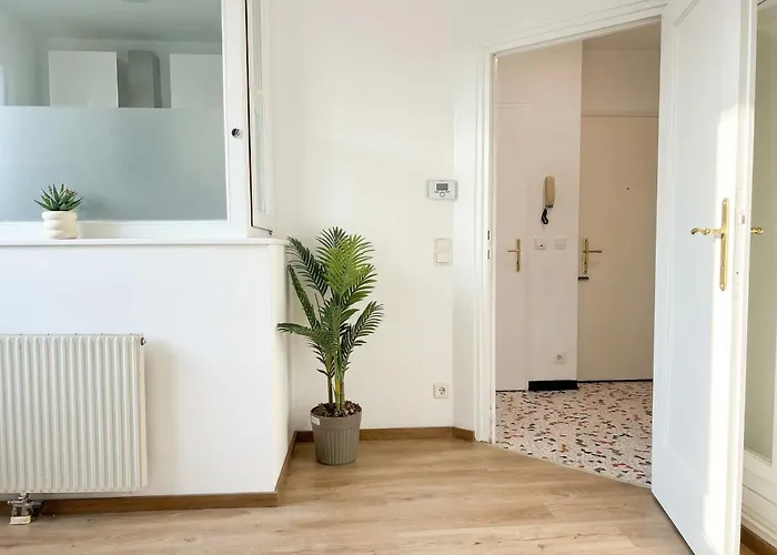 Apartman Modern 3-bedroom With Balcony Near Belvedere Palace Bécs